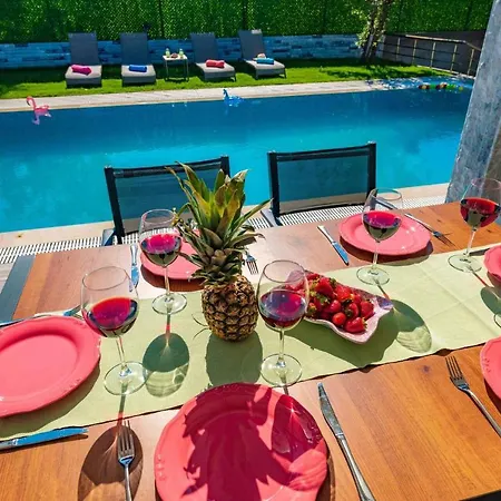 Villa Exclusive With Private Pool, 1001 *