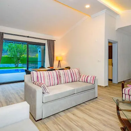 Villa Exclusive With Private Pool, 1001 Fethiye