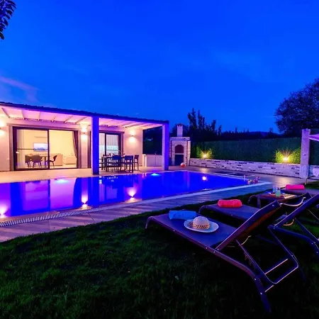 Villa Exclusive With Private Pool, 1001 *